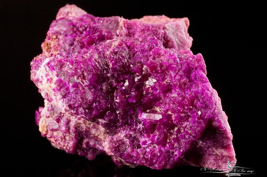 Модный фиолетовый камень сугилит - «Мода»