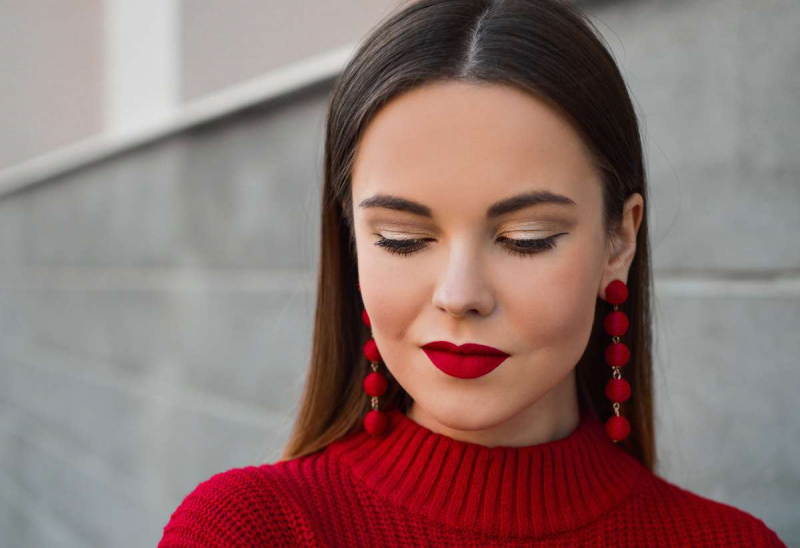 Красный октябрь: делаем акцент на алые оттенки в макияже - Красота - WomanHit.ru - «Красота»