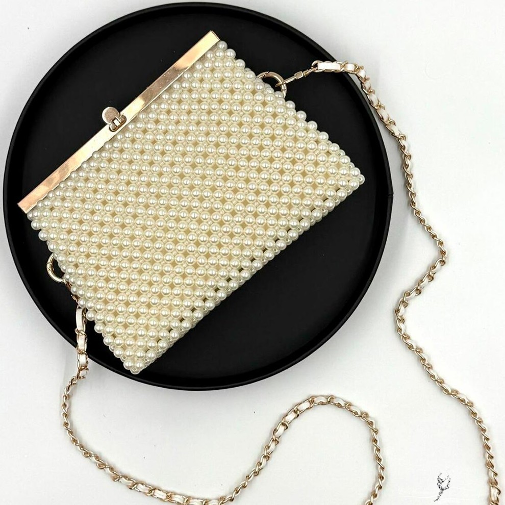 Клатч с жемчугом