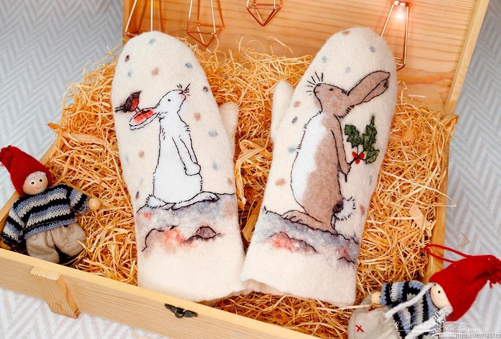 Варежки ручной работы в подарок